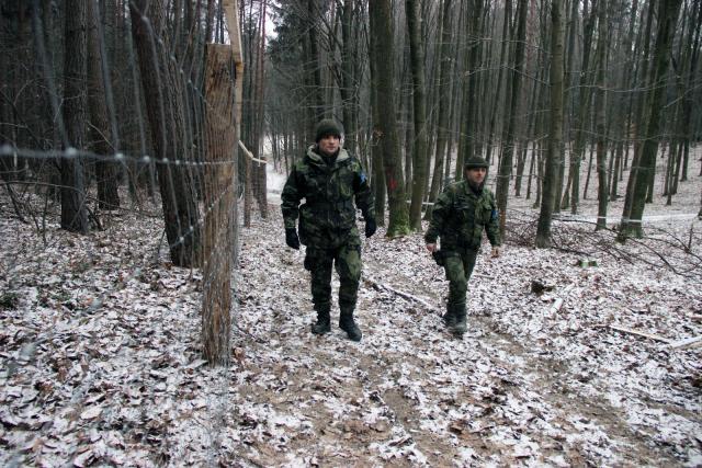 Strakoničtí vojáci střeží muniční sklad ve Vrběticích